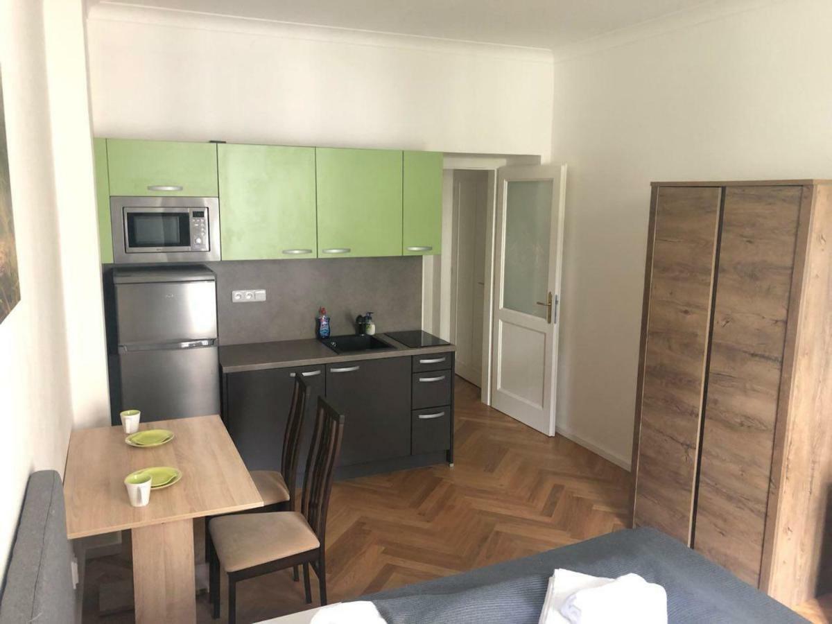 Friendly Apartments In 프라하 외부 사진