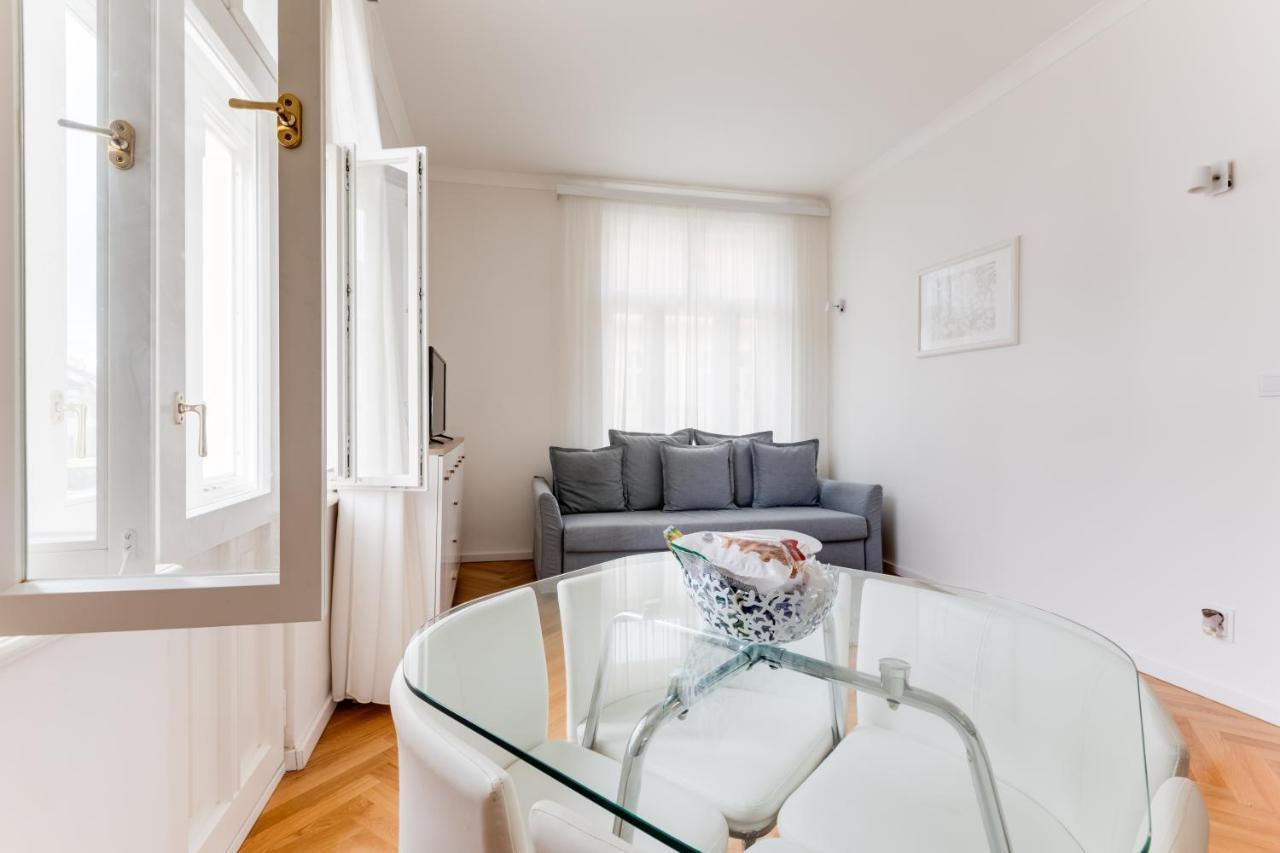 Friendly Apartments In 프라하 외부 사진
