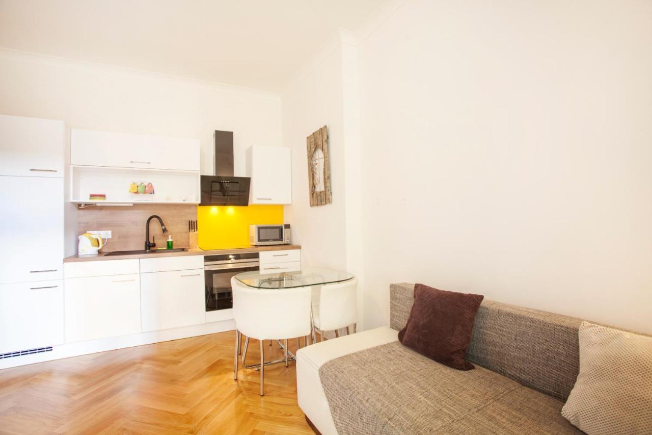 Friendly Apartments In 프라하 외부 사진
